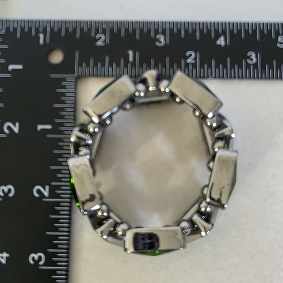 Silver and Emerald Green Triangle Crystal Stone Stretch Bracelet - Picture 10 of 11